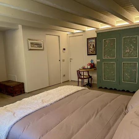 Penzion Le Bourg - Fleur Du Printemps